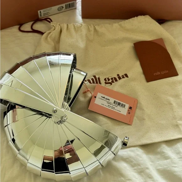 Cult Gaia Sirena Clutch - Picture 2 of 3